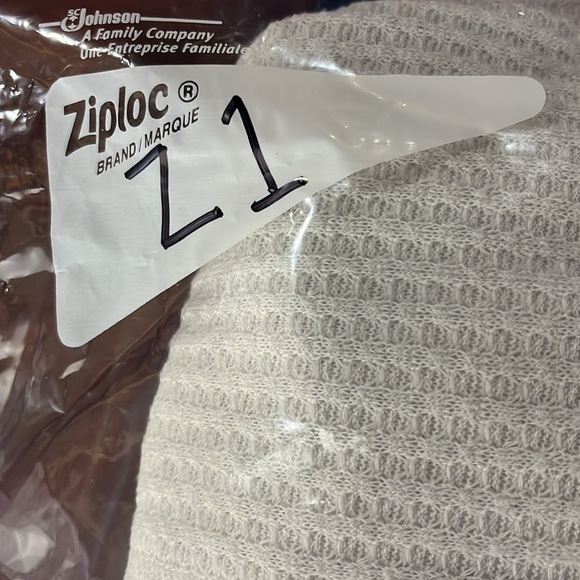 In Loom Womens Top M Cream Blue Red Waffle Knit Boho Sleeves Smocked Cuffs Soft - Picture 13 of 13